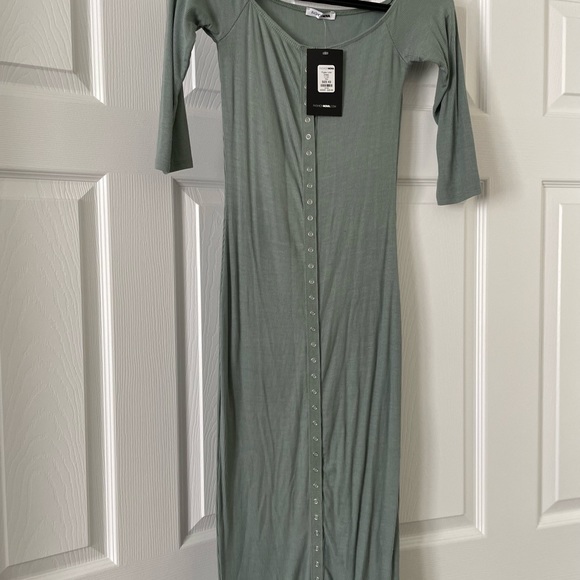 Brand new with tags midi dress button closure - Picture 2 of 3